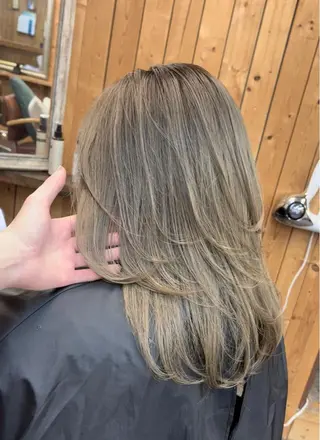 セミロング カラー さいとう つかさのヘアスタイル