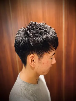 ショート パーマ メンズ 山田 哲平のヘアスタイル