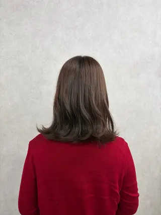 ミディアム カラー 倉澤 愛理のヘアスタイル