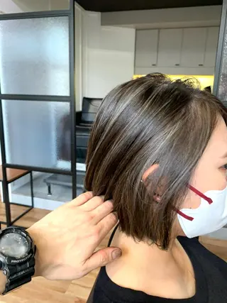 ショート カラー ハイライト✨髪質改善 TAKAさんです😊のヘアスタイル