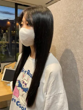 ロング 今岡 育美のヘアスタイル