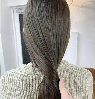 カラー 山本 俊のヘアスタイル