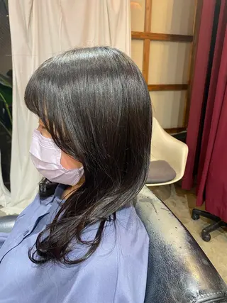 ミディアム 小日向 沙織のヘアスタイル