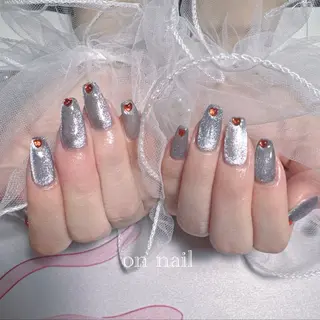 ミディアム on nail 尾張旭三郷店のネイルデザイン