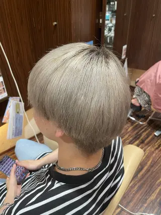 カラー メンズ 金子 珠梨のヘアスタイル