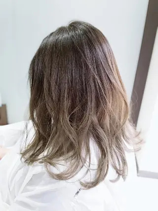 ミディアム カラー newi WASHIOのヘアスタイル