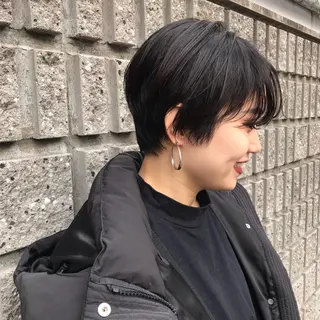 ショート レイヤー/顔周り /AKARIのヘアスタイル