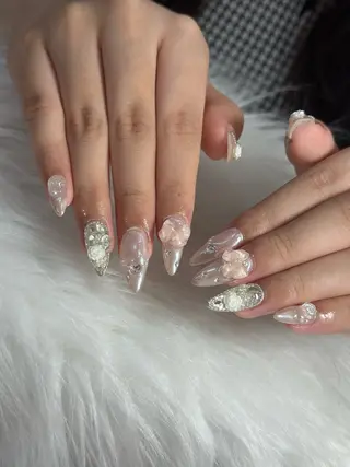 ネイル LAVISH nanamiのネイルデザイン
