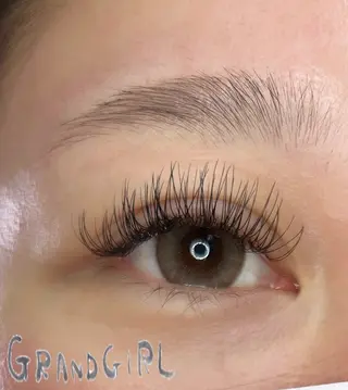 マツエク・マツパ GRANDGIRL所属・ヨシダ セリナのマツエク・マツパデザイン