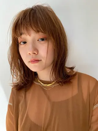 ミディアム 渥美 怜子のヘアスタイル