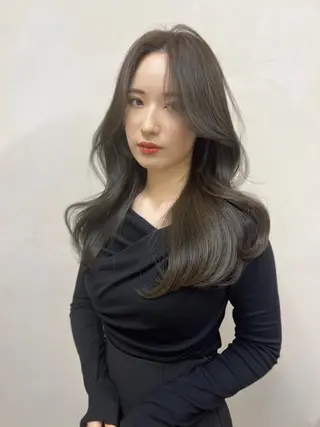 ロング 韓国ヘア レイヤーカットのヘアスタイル