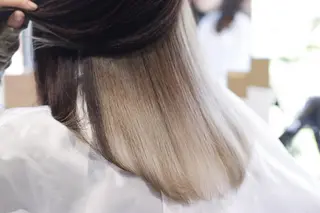 セミロング カラー ill副店長 立和田純也のヘアスタイル