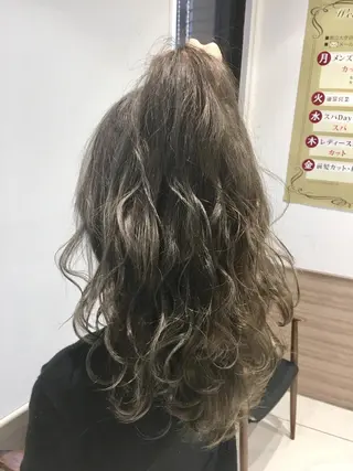 セミロング tuki yokohama所属・店長 小池アキトのヘアスタイル