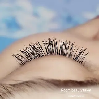 マツエク・マツパ Room beautysalon所属・Room   〔 YUI 〕のマツエク・マツパデザイン