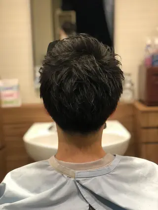 ショート カラー メンズ ゼロスバーバーショップ所属・パーマ特化 三浦楓雅のヘアスタイル