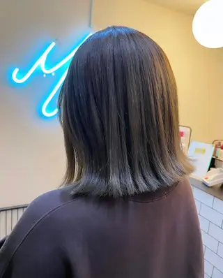 ミディアム カラー ヘアアレンジ ハイトーンカラー 🦋yuri🦋のヘアスタイル