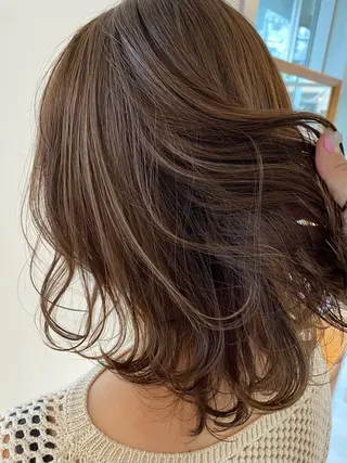 カラー ハイトーン 永田翔華のヘアスタイル