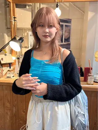 ミディアム iru所属・mi kiのヘアスタイル