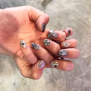 ネイル キラキラ オメメのネイルデザイン