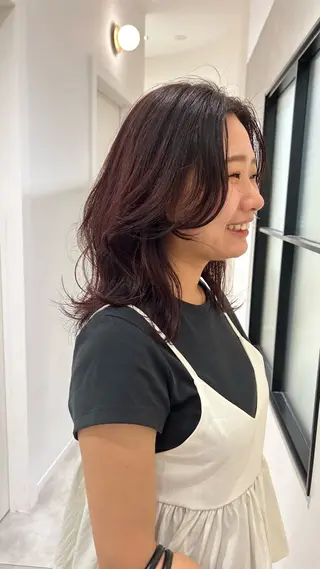 ミディアム カラー オリーブベージュ/ ブリーチなし透明感のヘアスタイル