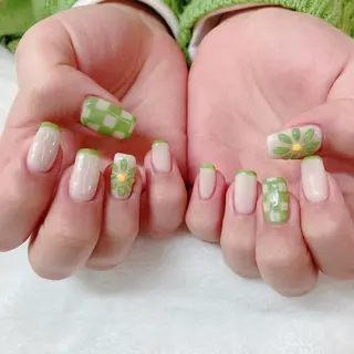 ネイル 根津 綾子のネイルデザイン