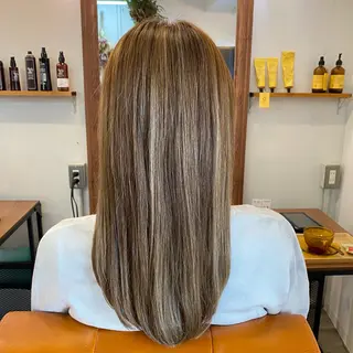 ロング カラー 'Inovel'所属・木宮 美緒のヘアスタイル