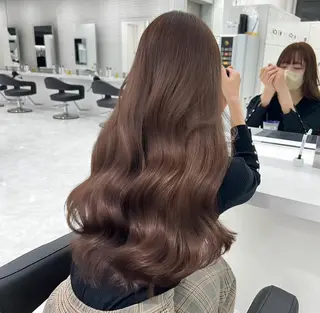 ロング カラー ヘアアレンジ 🩵ダメージレス艶感 ハイトーン🩷のヘアスタイル