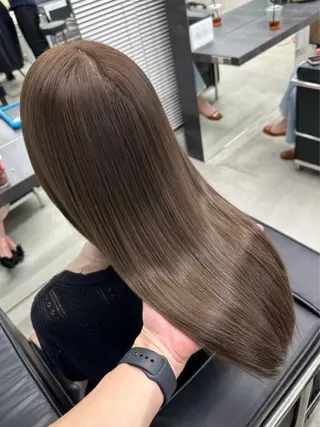 セミロング 近澤瑠以✂︎ベージュ /透明感カラーのヘアスタイル