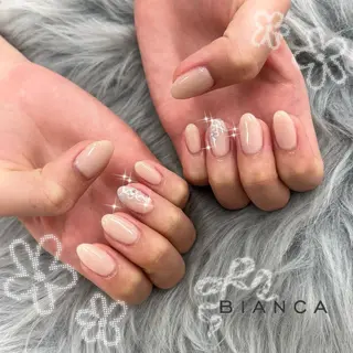 ネイル Bianca 横関 野々香.｡.:*☆のネイルデザイン