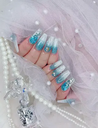 ネイル R nailsalon所属・R salonのネイルデザイン