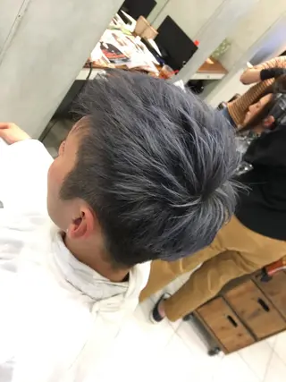 ショート カラー メンズ ブリーチカラー🌈 嘉名 真樹のヘアスタイル