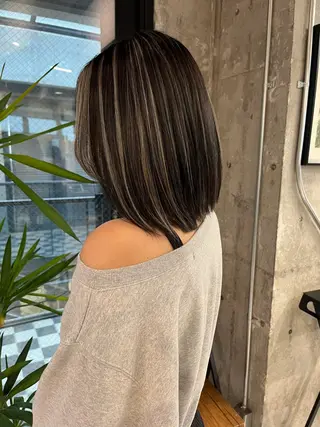 ミディアム 🌊ハイライト Rizu🌊のヘアスタイル