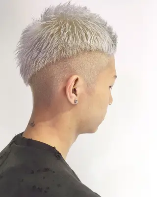 ショート カラー メンズ 【痛くないブリーチ】 野村友大のヘアスタイル