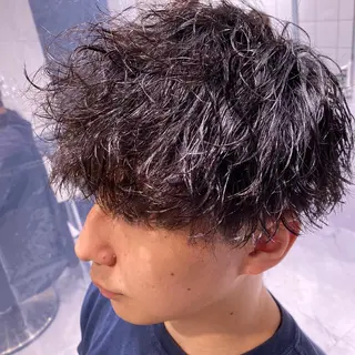 ショート パーマ メンズ 赤み消し🌿 透明感カラー🫧のヘアスタイル