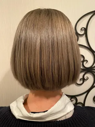 ショート カラー ans(アンス)所属・山上 佳汰/髪質改善/艶髪のヘアスタイル