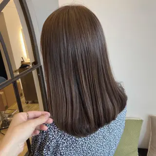 ミディアム 峯 志帆のヘアスタイル