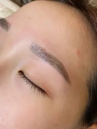 アイブロウ eyedeal beauty laboratory所属・土肥 舞咲のマツエク・マツパデザイン