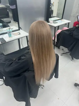 ロング カラー 👑高評価多数エク ステ×ハイトーン唯澄のヘアスタイル