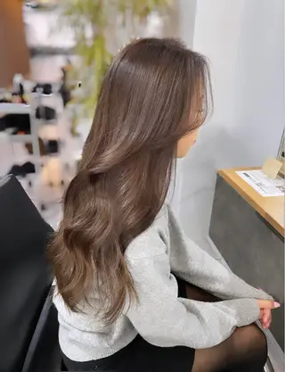 ロング カラー ミルクティーベージュ ❤︎レイヤー　MIAのヘアスタイル