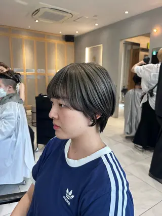 カラー miko🪽地毛風/ ハイトーン/レイヤーのヘアスタイル