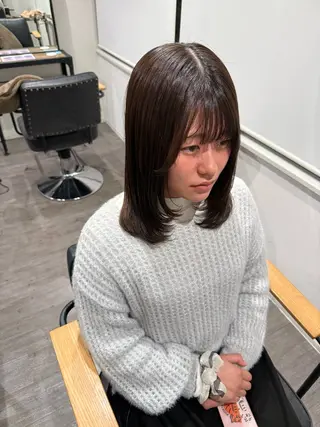 ミディアム カラー 上田 紗也のヘアスタイル