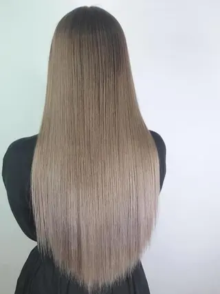 ロング カラー ブリーチカラー🌈 嘉名 真樹のヘアスタイル