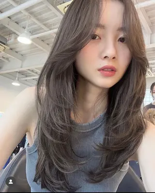 セミロング 白岩 君予のヘアスタイル