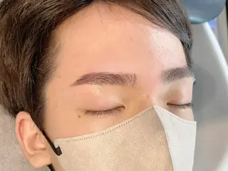 メンズ アイブロウ まつげパーマ/眉毛 ［ALBA］のマツエク・マツパデザイン