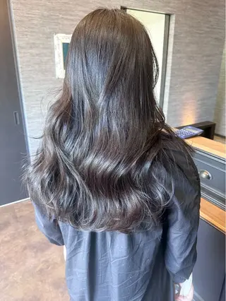 ロング 𝑭𝒖𝒌𝒂🩶 モテ髪×透明感カラーのヘアスタイル