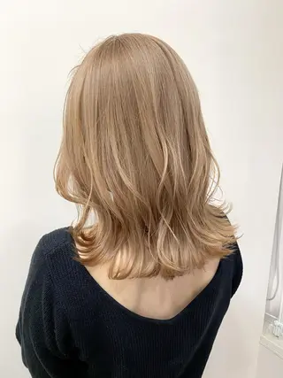 セミロング カラー 服部 樹季のヘアスタイル
