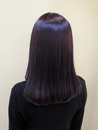 セミロング カラー ANNA ／艶髪／ハイトーンのヘアスタイル