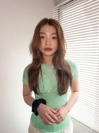 ロング カラー 菊地 柚乃のヘアスタイル