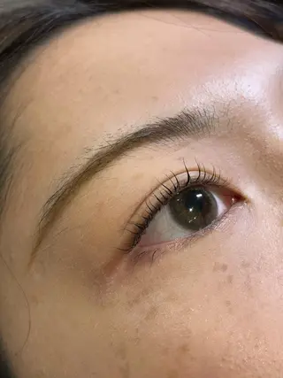 マツエク・マツパ cure所属・井上 真里奈のヘアスタイル