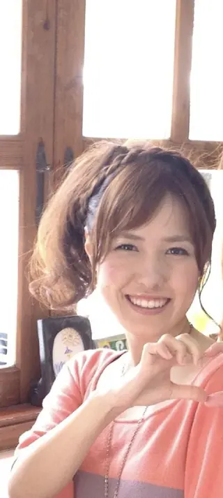 セミロング カラー ヘアアレンジ 知念 香トータル ビューティー🌷のヘアスタイル